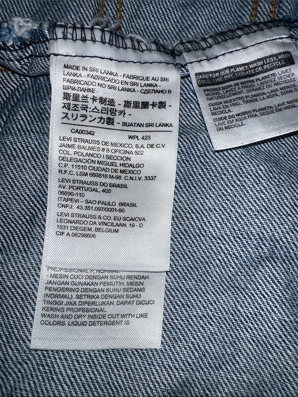 LEVI'S LEVI STRAUSS & CO Jean DENIM BLUE Vest W/ Beautiful Embroidery On Back 💐 - Picture 9 of 12